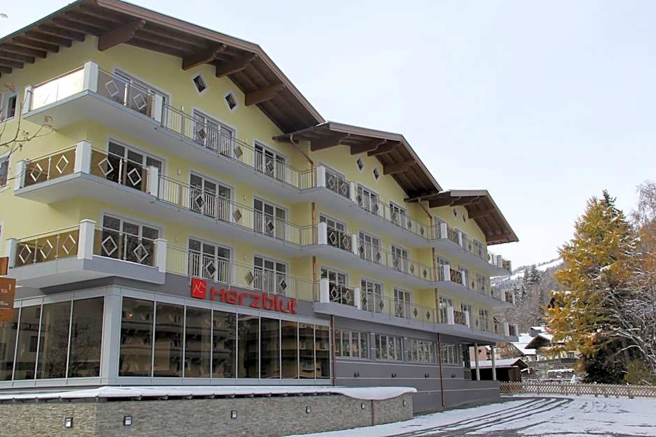 Hotel Herzblut - Joker card included in summer