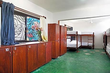 Single Bed in Mixed Dormitory Room