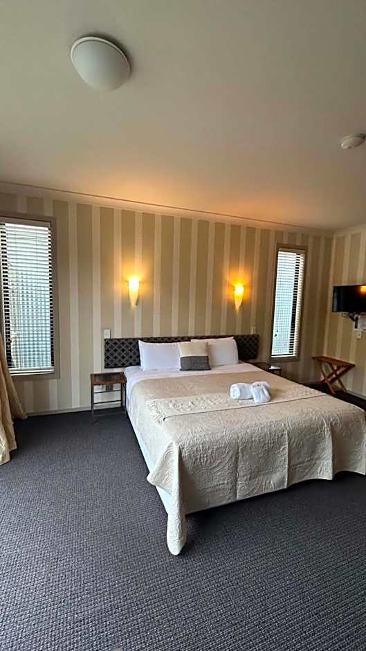 Hawkdun Lodge Motel