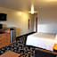 Grand View Inn & Suites