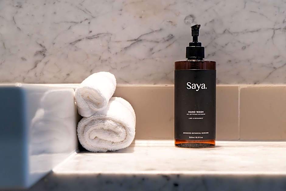 Absolute Beachfront Marcoola - Private Pool - Private Spa Bath - Games