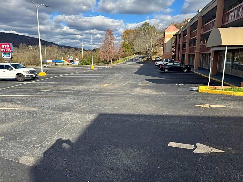 OYO Hotel Harriman near I-40
