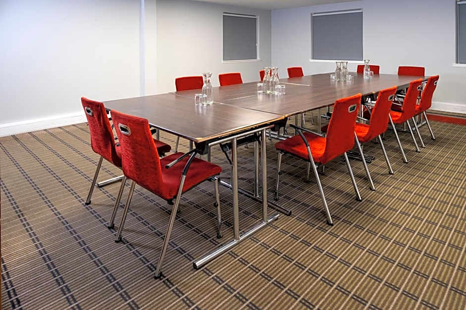 Holiday Inn Express Birmingham Oldbury By IHG