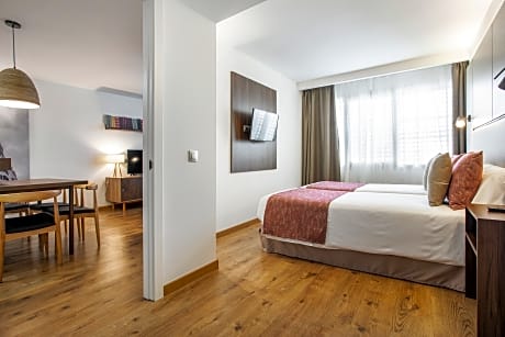 CAPACITY 3 ONE BEDROOM