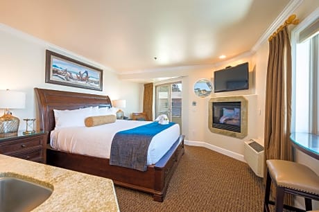 BAYVIEW Oceanfront-King-Private Bathroom-Panoramic-Sea View