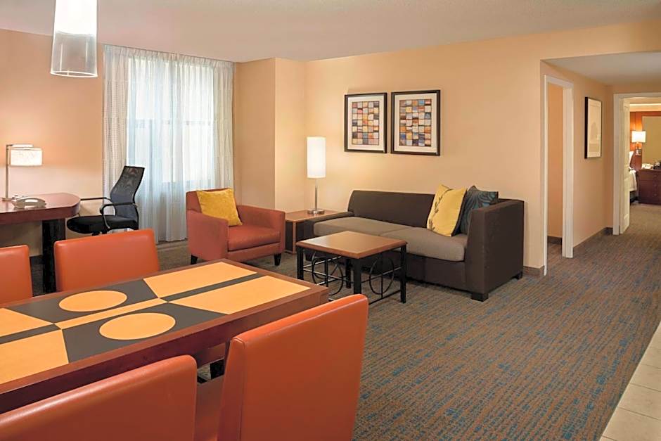 Residence Inn by Marriott Toronto Downtown/Entertainment Distric