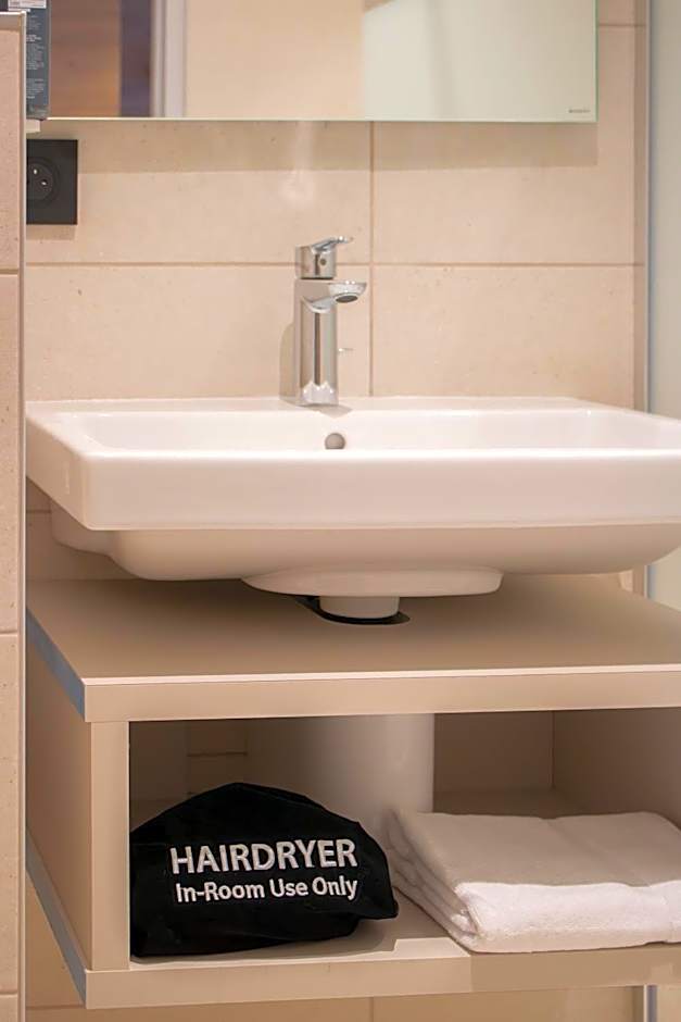 Brit Hotel Cahors - Le Valentr