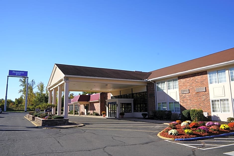 Rodeway Inn & Suites East Windsor