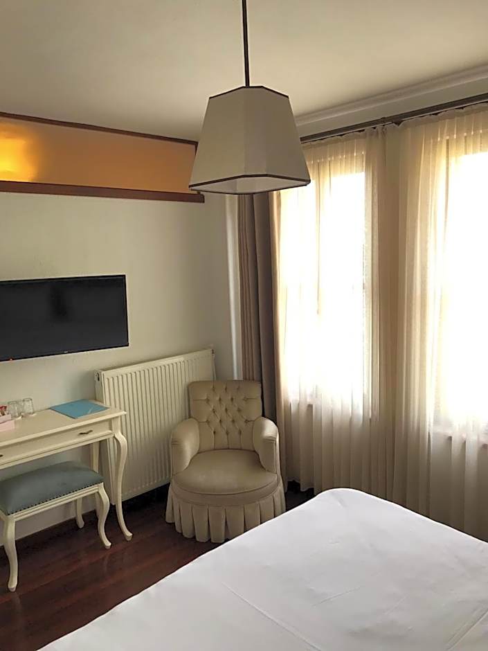 Ferahi Evler Ayvalık