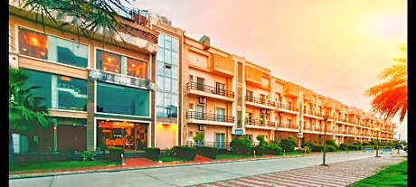 Vrindavan Dreams Hotel And Suites