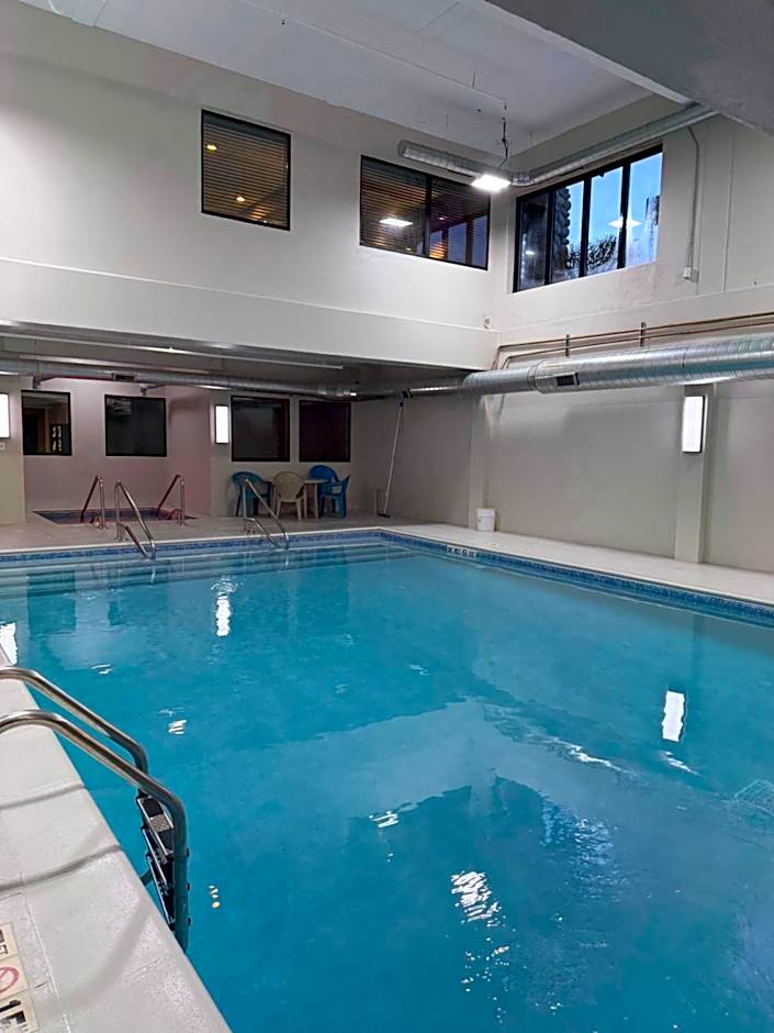 Beachfront Hotel Houghton Lake