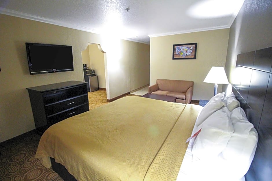 Econo Lodge Inn & Suites Fallbrook Downtown