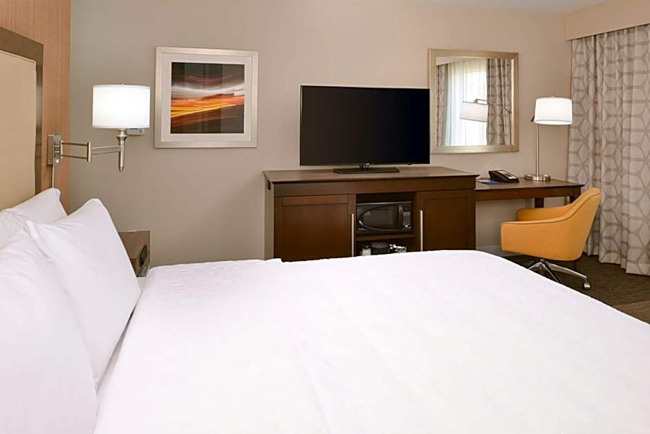 Photo 1 of 5 of 1 King Bed, Hearing Accessible