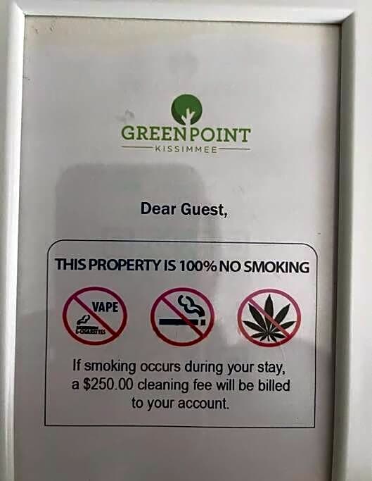 Newly renovated room in cozy hotel near Disney 2