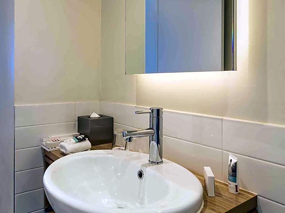 Mercure Melbourne Therry Street