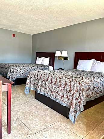 Queen Room with Two Queen Beds - Disability Access