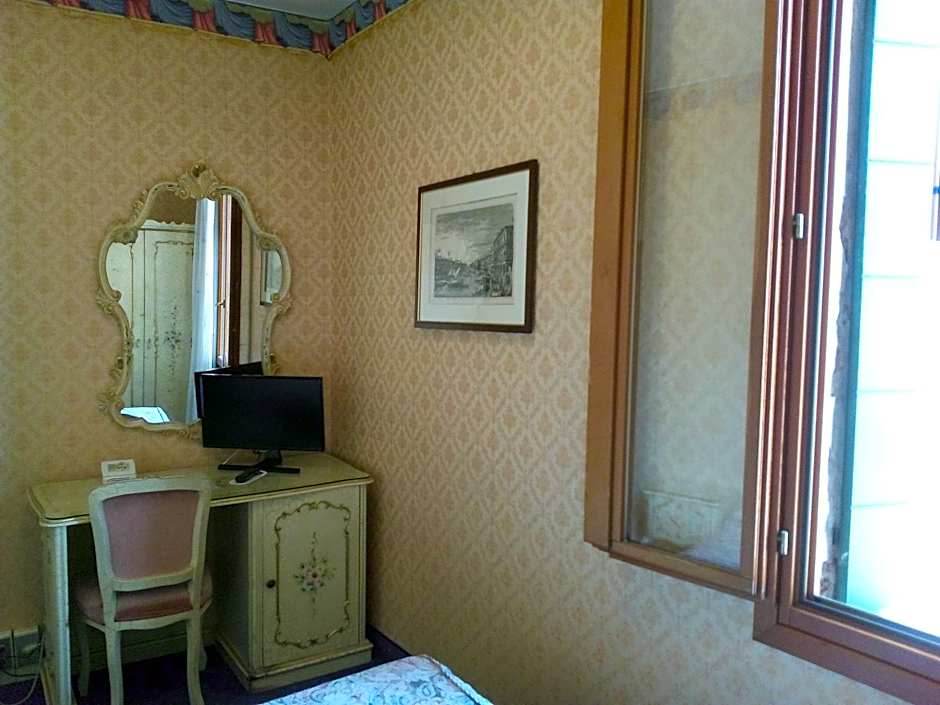 Hotel Diana