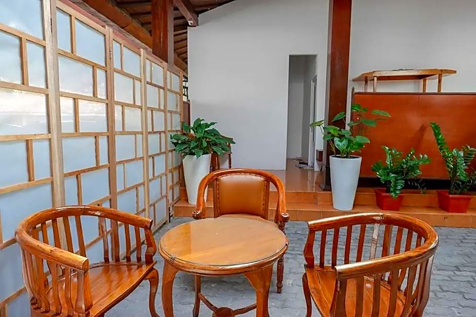 RedDoorz near Klaten Train Station