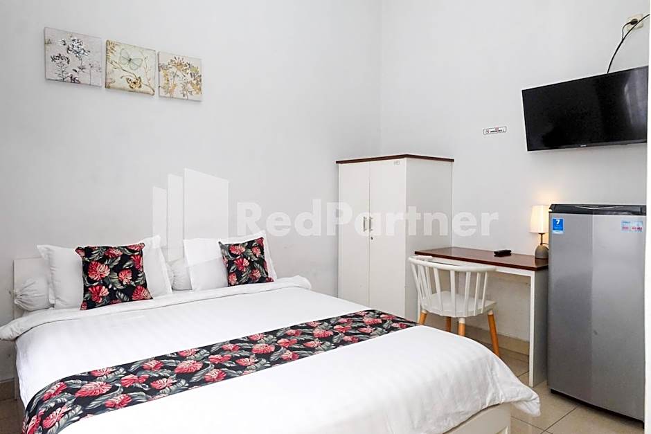 Just 11 Boutique Syariah Mitra RedDoorz near UGM Yogyakarta