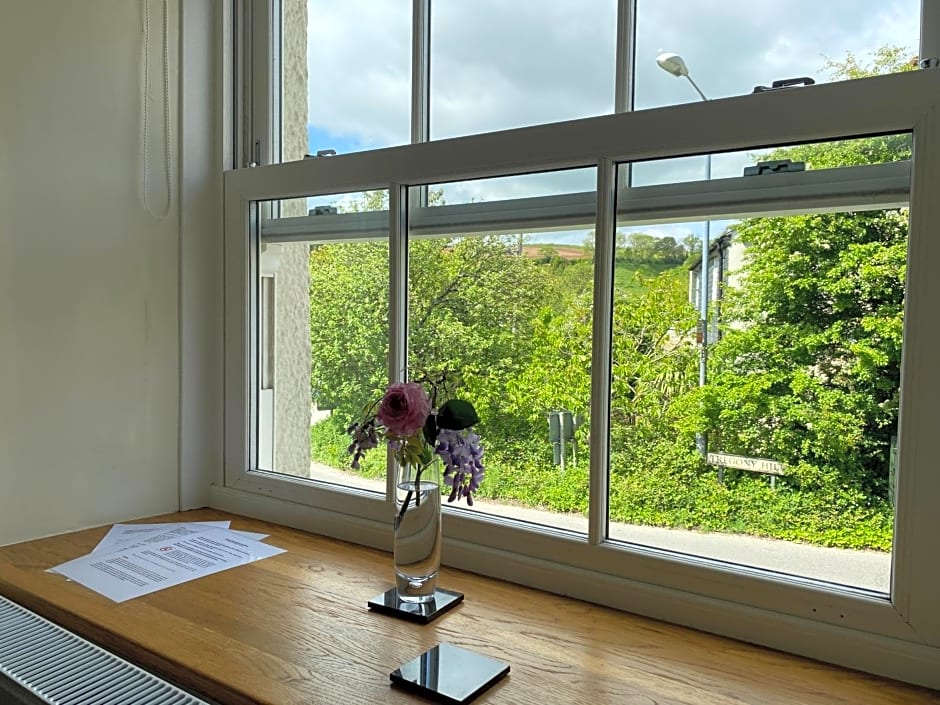 Lynwood House Bed and Breakfast