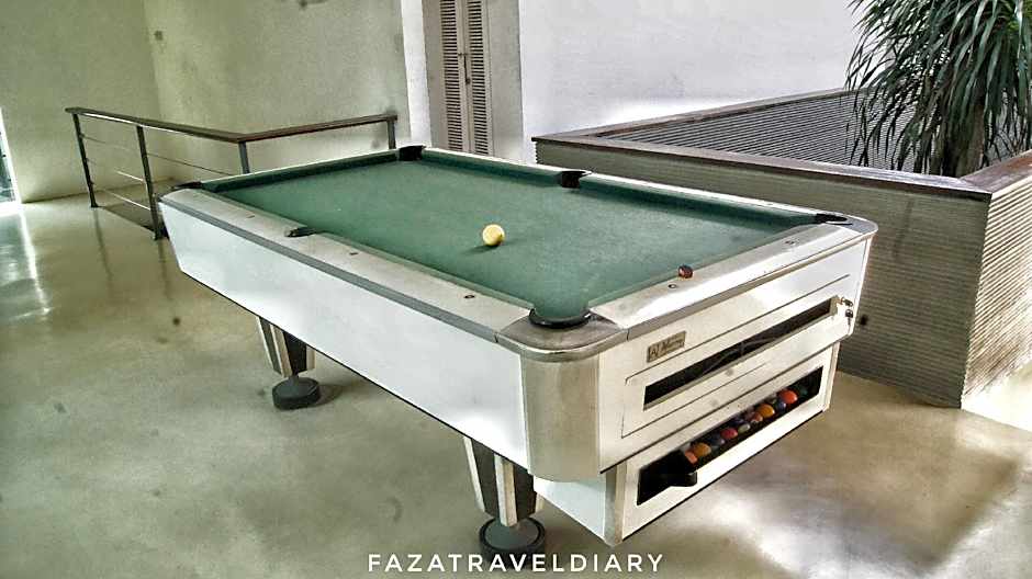 Flat06. Minimalist Residence