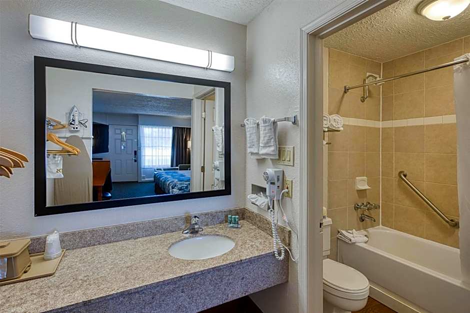 Best Western Hendersonville Inn