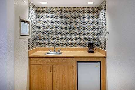 2 Queen Beds Suite Non-Smoking