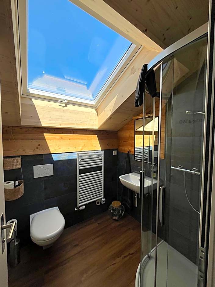 Berggasthaus Eggberge - Boutique Mountain Hotel - Access via Cablecar