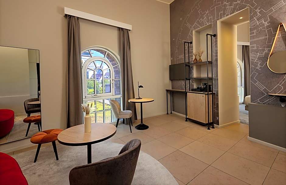 Wasserturm Hotel Cologne, Curio Collection by Hilton