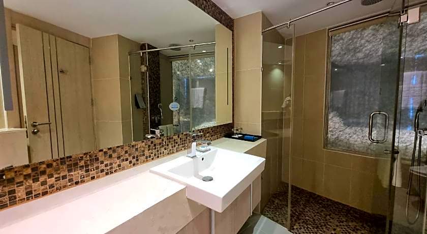 Shilat Avenue Pattaya