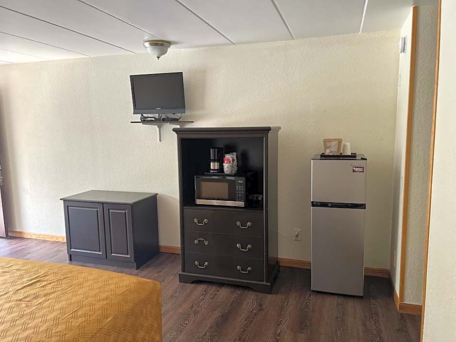Amber's Inn and Suites