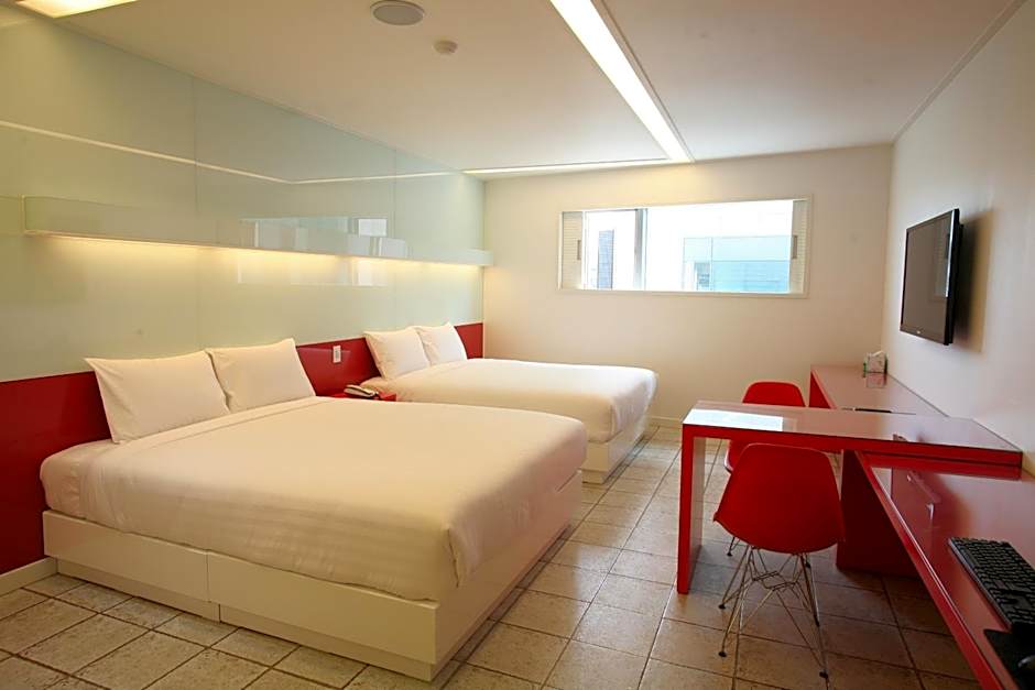 Photo 1 of 2 of Deluxe 2 Beds