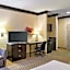 Quality Inn & Suites Oakwood Village - Cleveland South