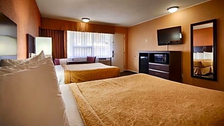 Accessible - 2 Queen, Mobility Accessible, Bathtub, Non-Smoking, Continental Breakfast