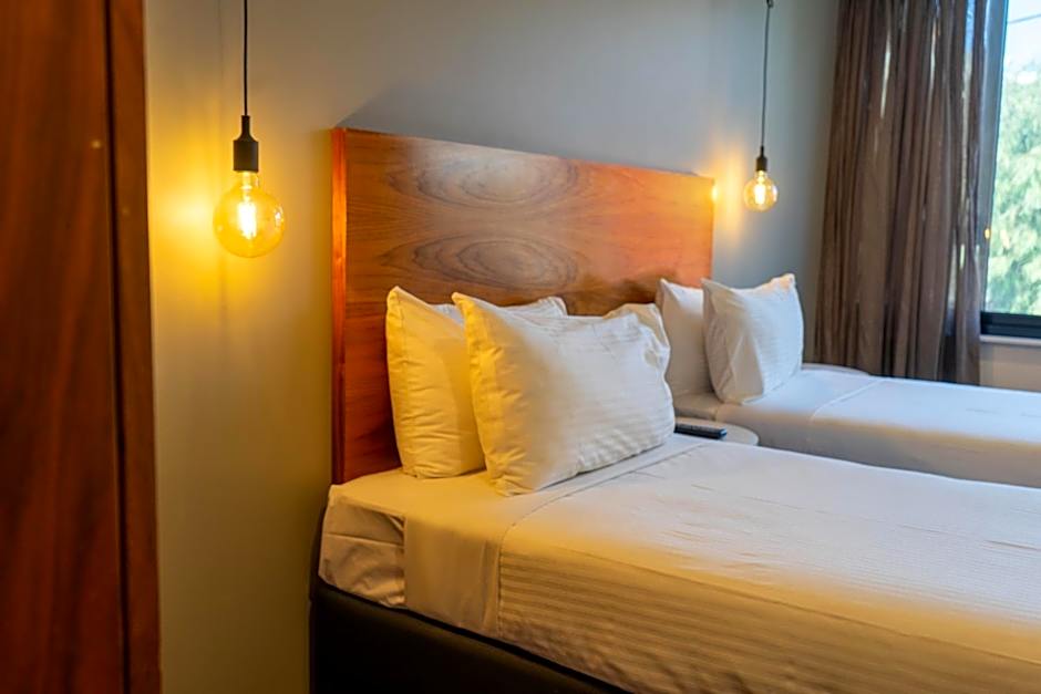 Cosmopolitan Hotel and Apartments