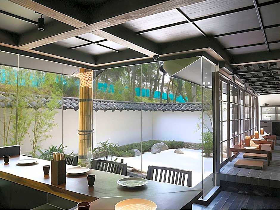 Delonix Hotel Karawang