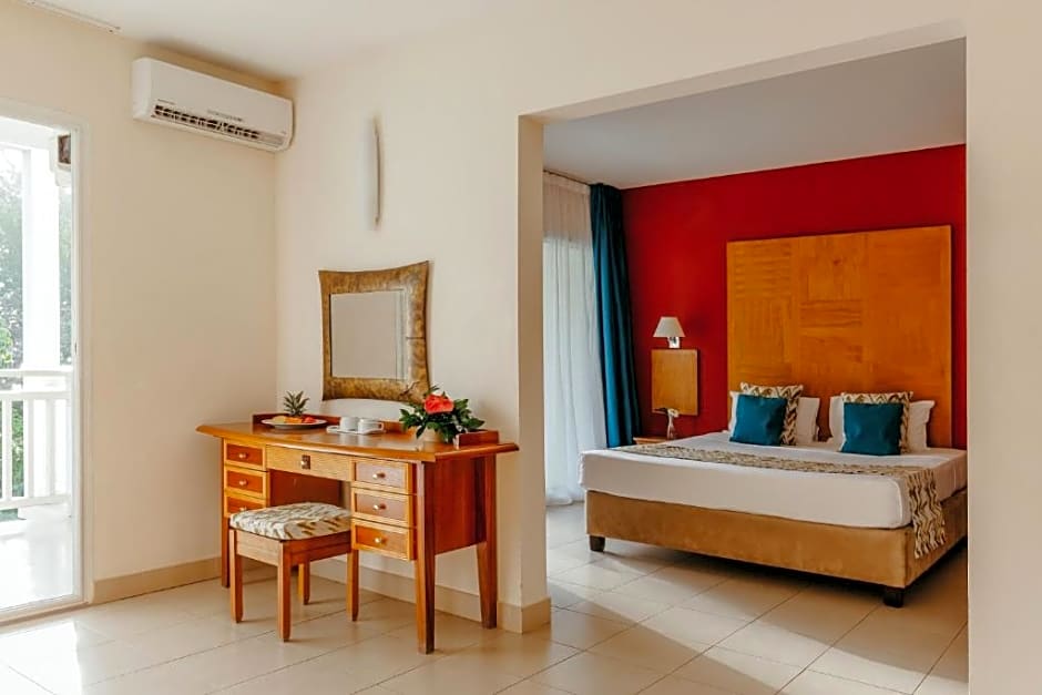 Photo 1 of 2 of Junior 1 Queen Bed Suite