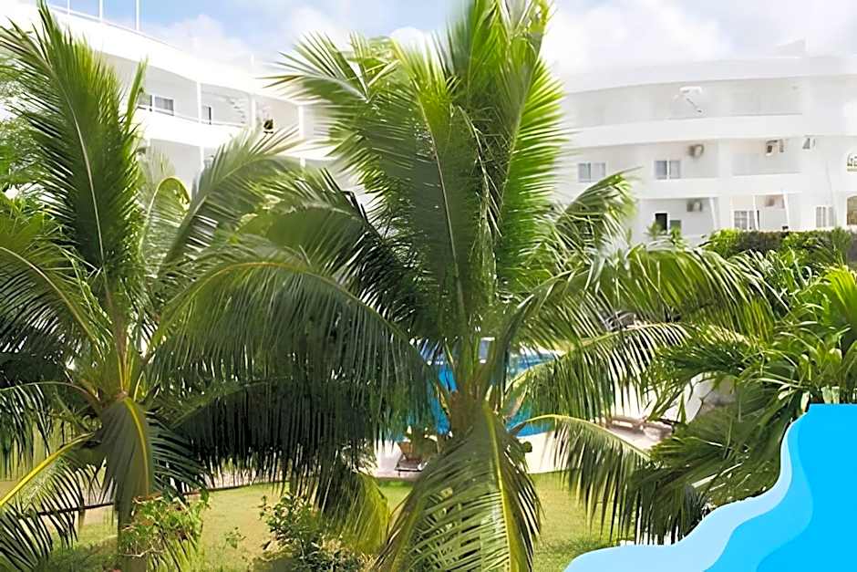 Minimalist Studio with Pool and FREE Scooter