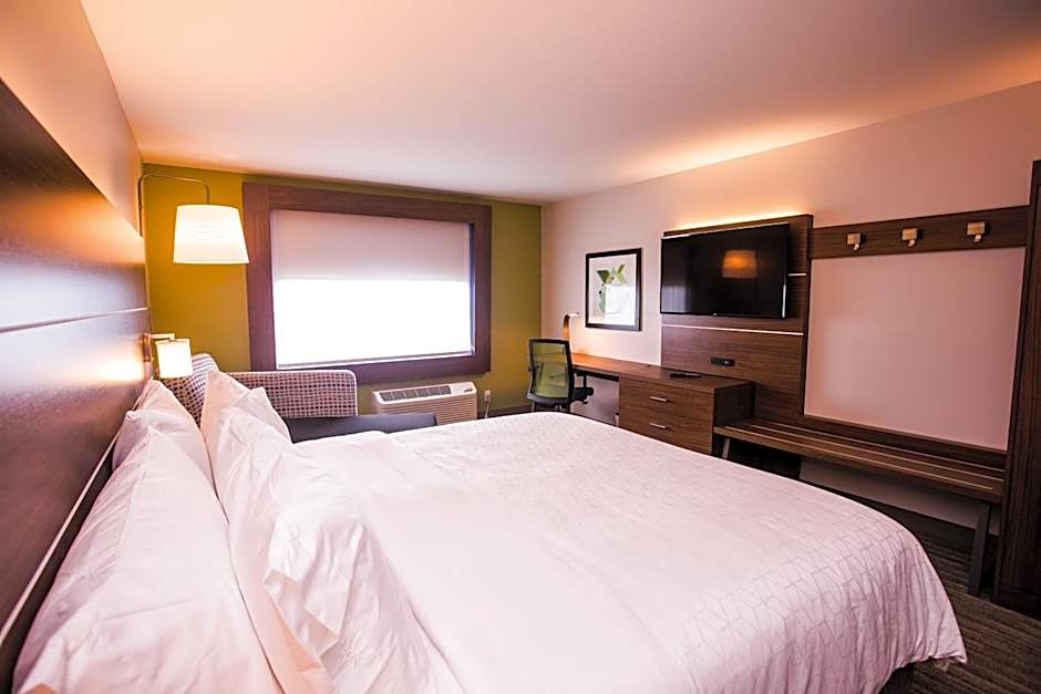 Holiday Inn Express and Suites Rehoboth Beach By IHG