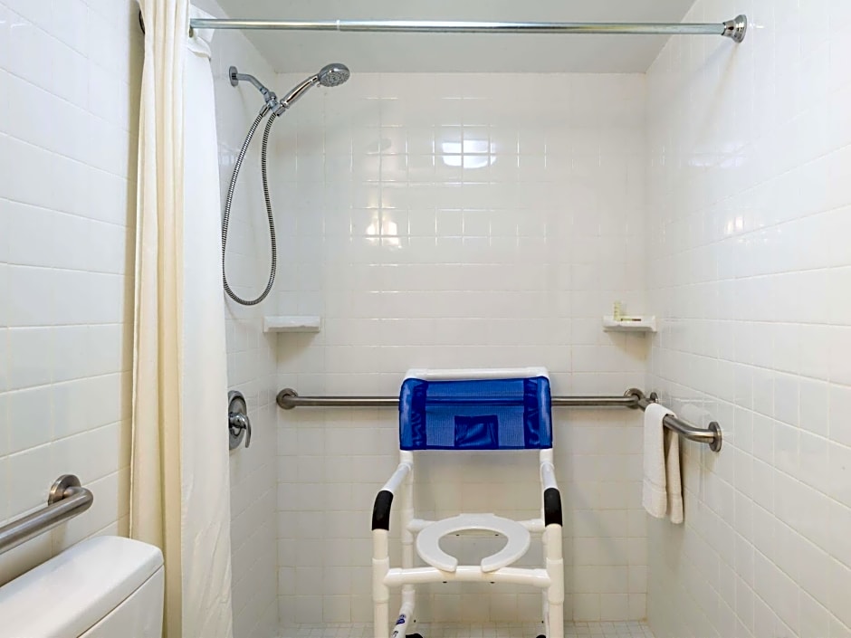 Super 8 by Wyndham White River Junction