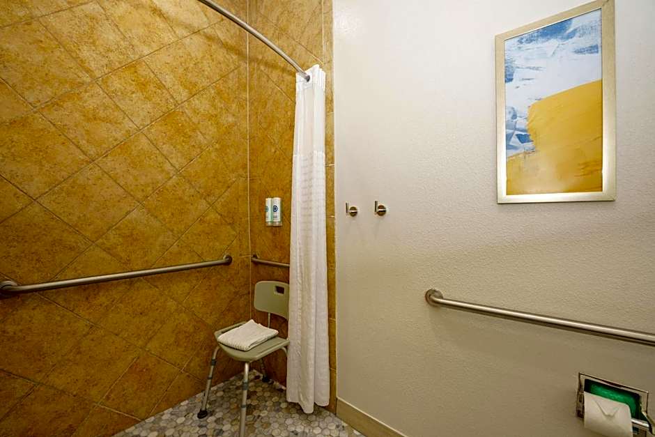 Comfort Suites University Drive