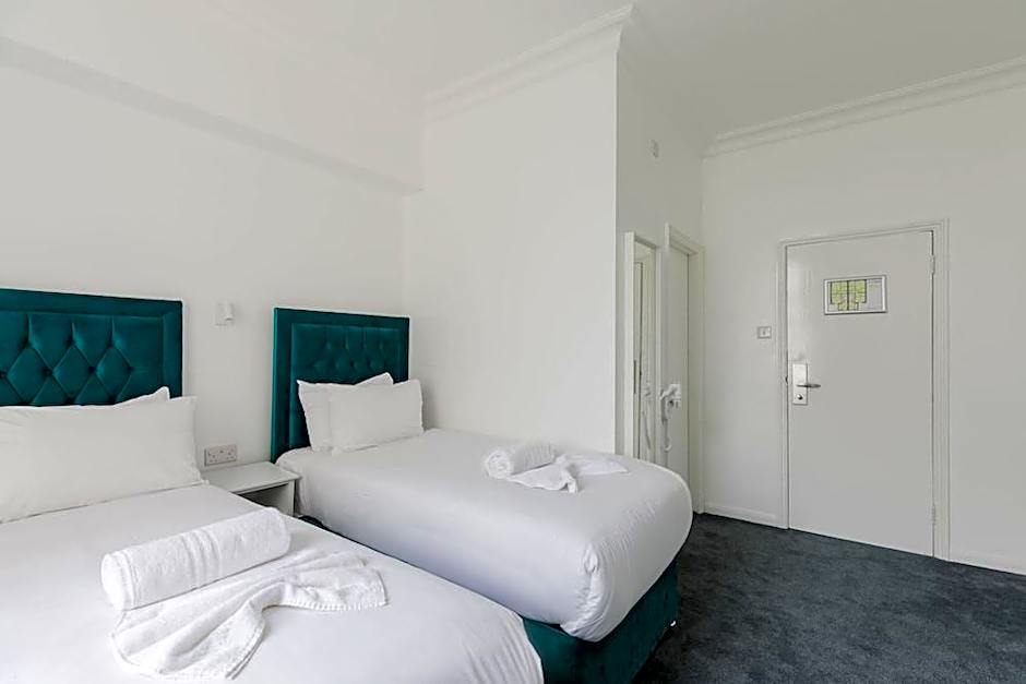 Palace Court Hotel