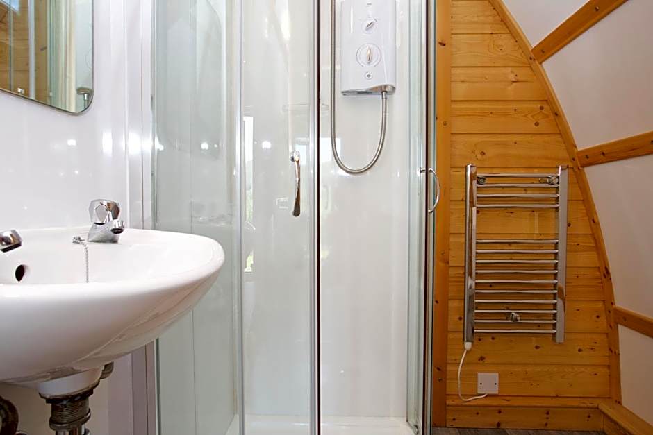 LOCH TAY HIGHLAND LODGES and GLAMPING PARK