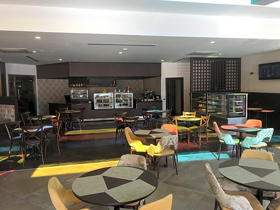 Sky Business Hotel & Spa