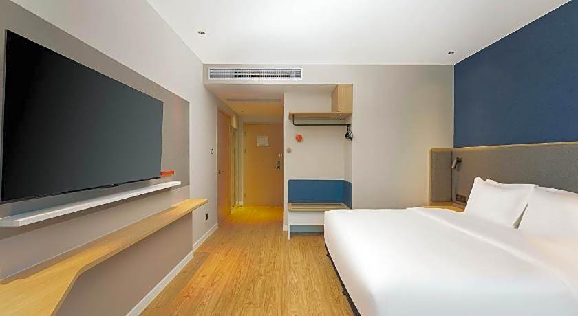 Holiday Inn Express Wuxi East Station By IHG