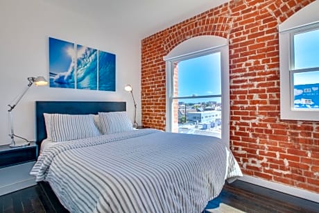 Oceanfront View One Bedroom Suite