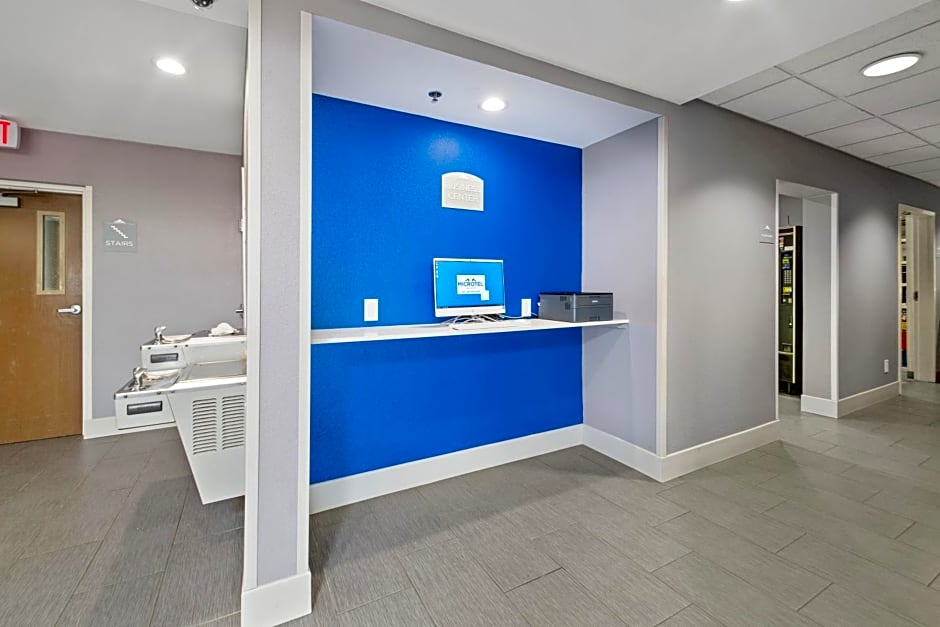 Microtel Inn & Suites by Wyndham Bethel/Danbury