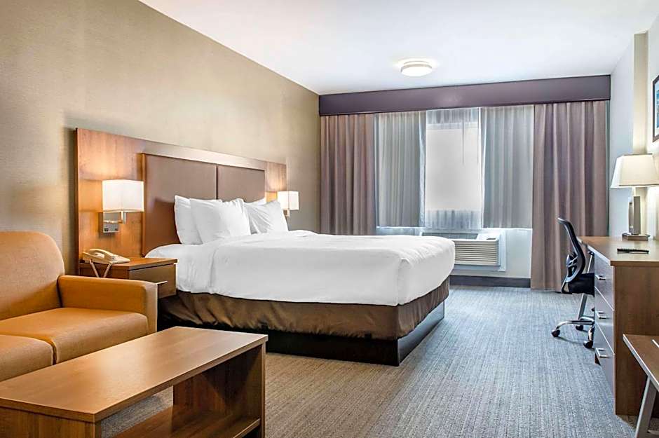 Quality Hotel Dorval Aeroport