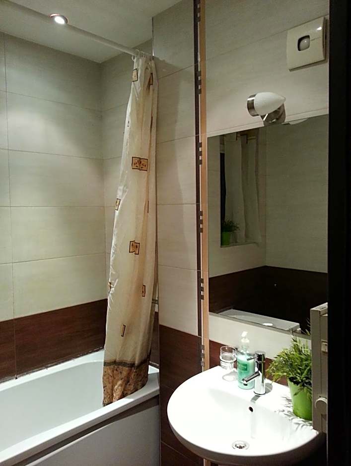 Elegance on a Budget - Rooms for Rent in Sofia Center