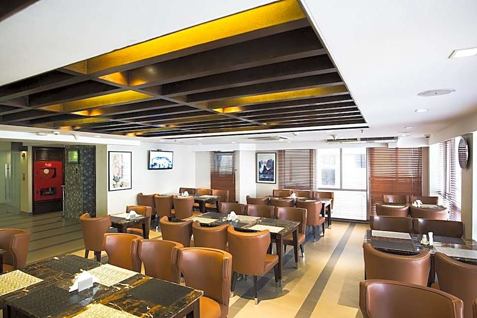 Platinum Grand Hotel